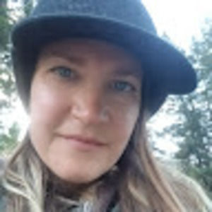 Meet your Posher, Ella